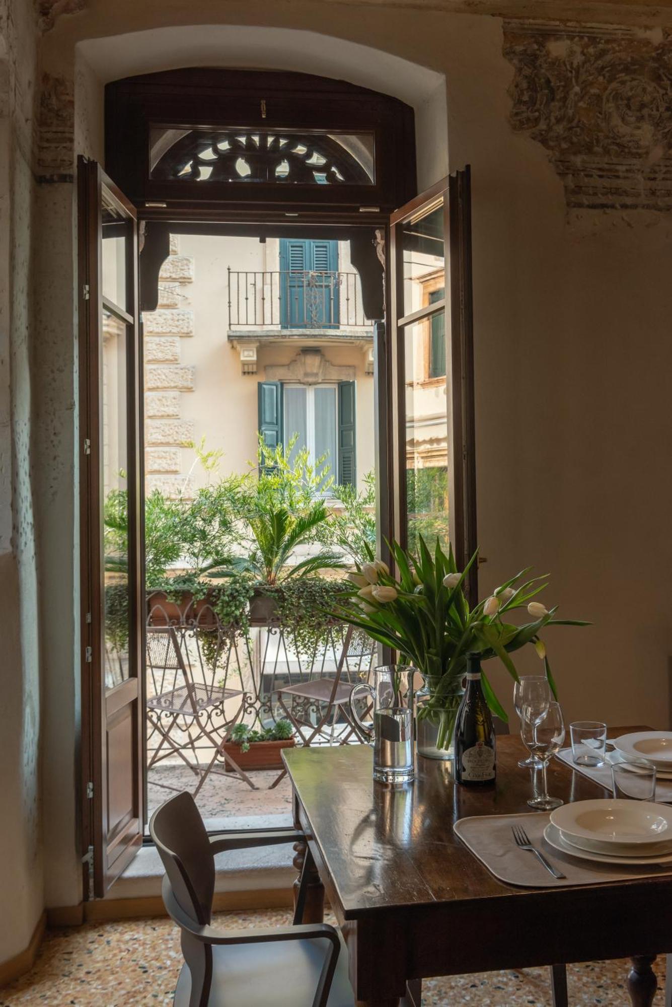 Residenza Roccamaggiore Верона Экстерьер фото